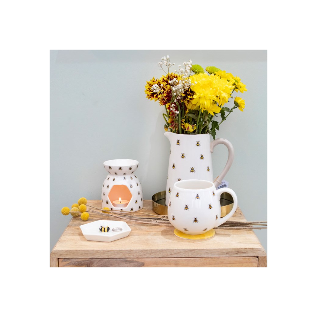 N/A All Over Bee Print Oil Burner -