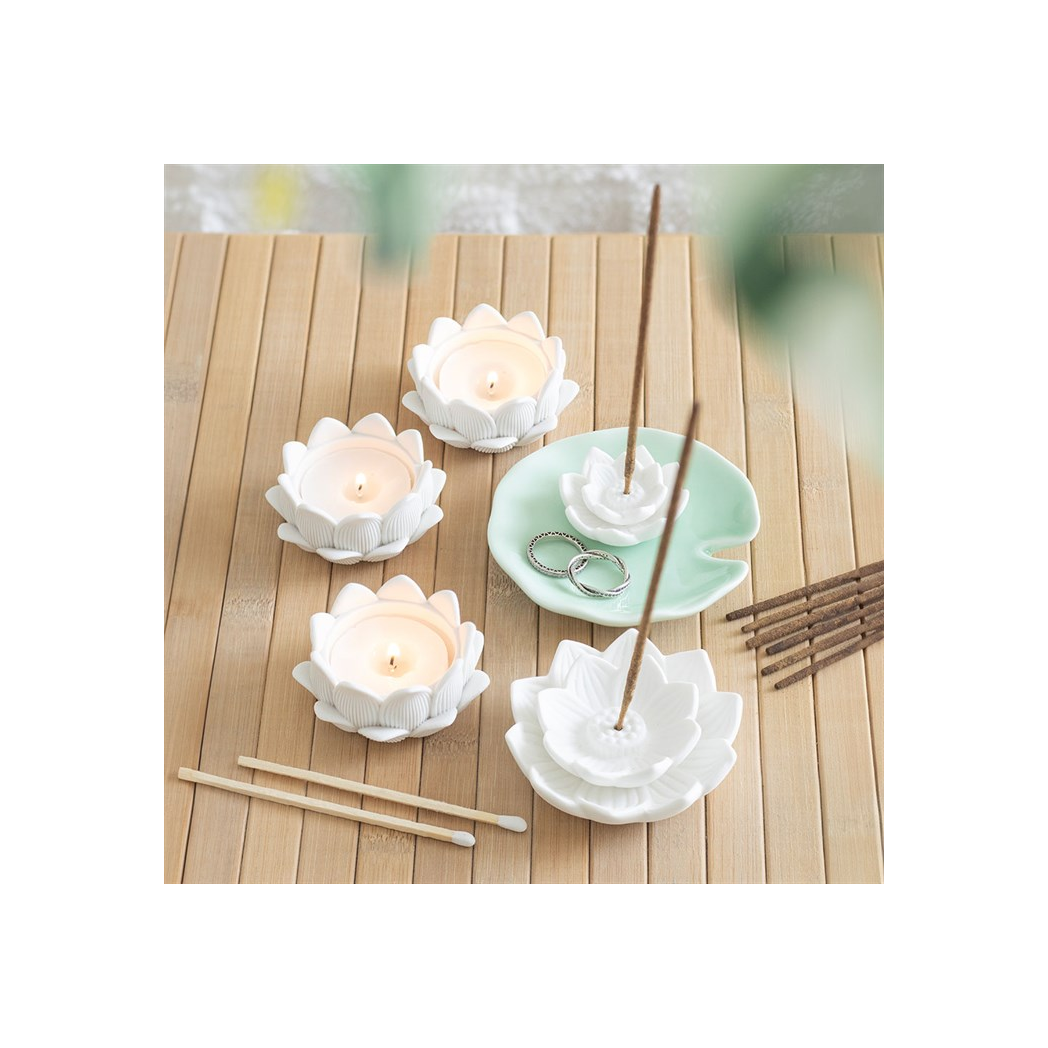 N/A Set of 3 White Lotus Flower Tealight Holders -