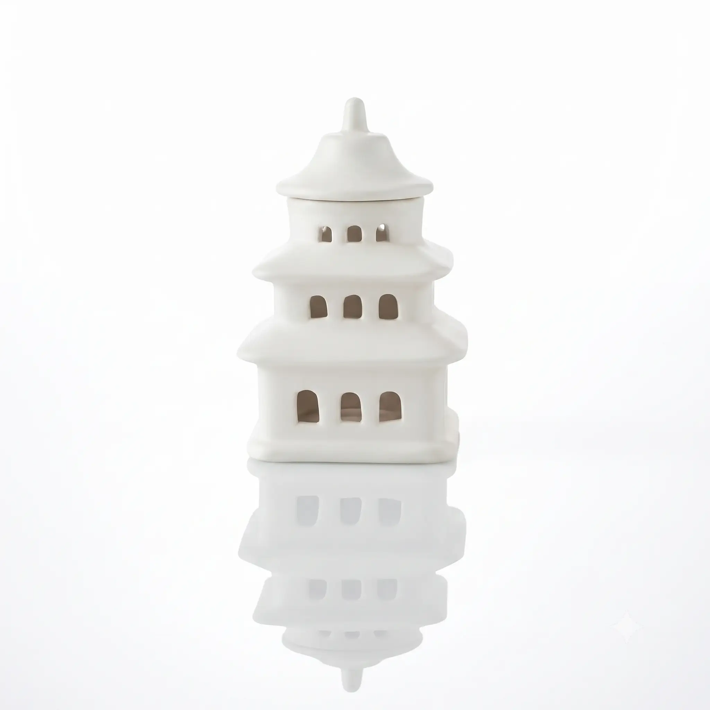N/A Pagoda Shaped Oil Burner and Wax Warmer - Uncategorized