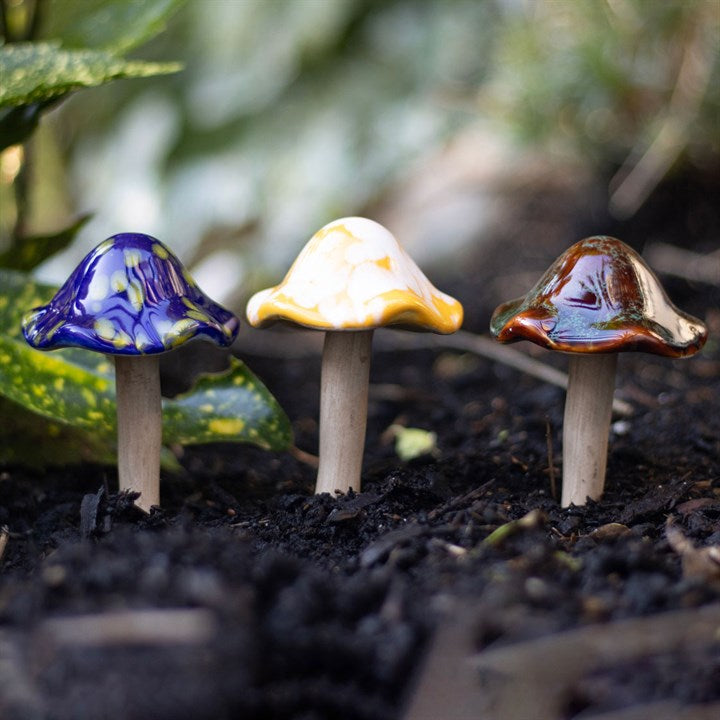 Charming Ceramic Mushroom Plant Pot Decorations Set of 18 for Whimsical Indoor and Outdoor Greenery