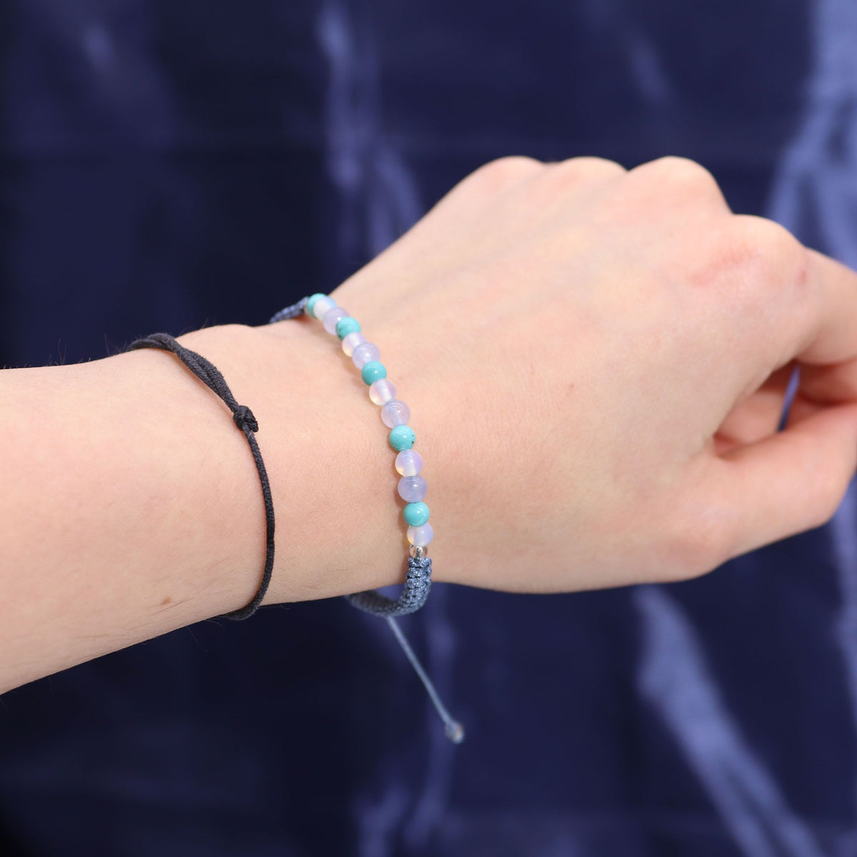 Zodiac Crystal Candle with Gemstone Bracelet - Pisces: Embrace Your Inner Compassion and Creativity