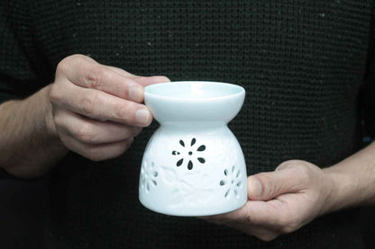 Classic White Oil Burner - Floral Design with Teal Well - Everyday Bargainz