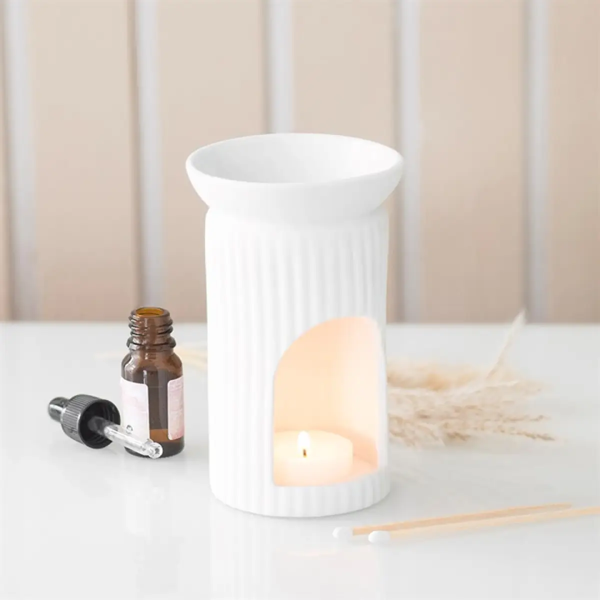 N/A Ribbed Column Oil Burner -