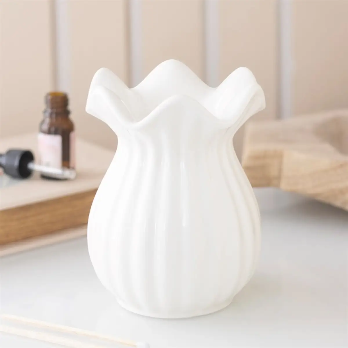N/A White Pleated Flare Oil Burner -