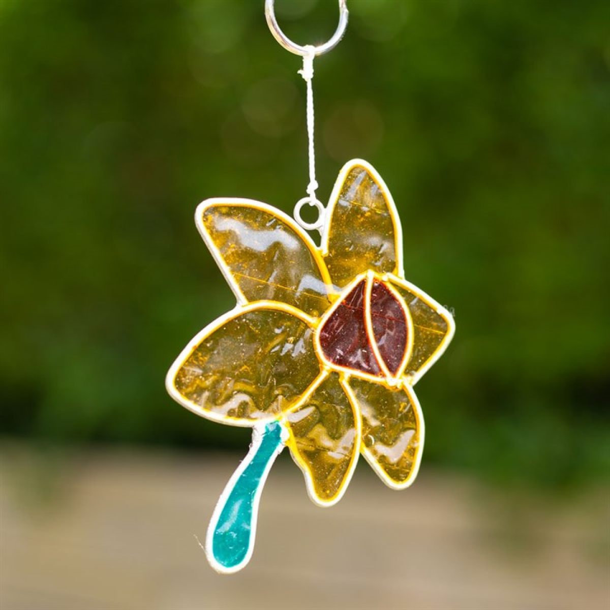 Handcrafted Daffodil Suncatcher: Brighten Your Space with British Flora