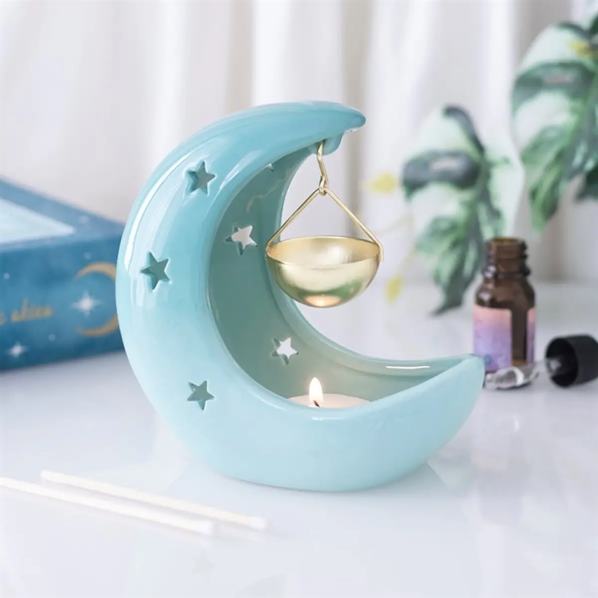 N/A Blue Pastel Crescent Moon Hanging Oil Burner -