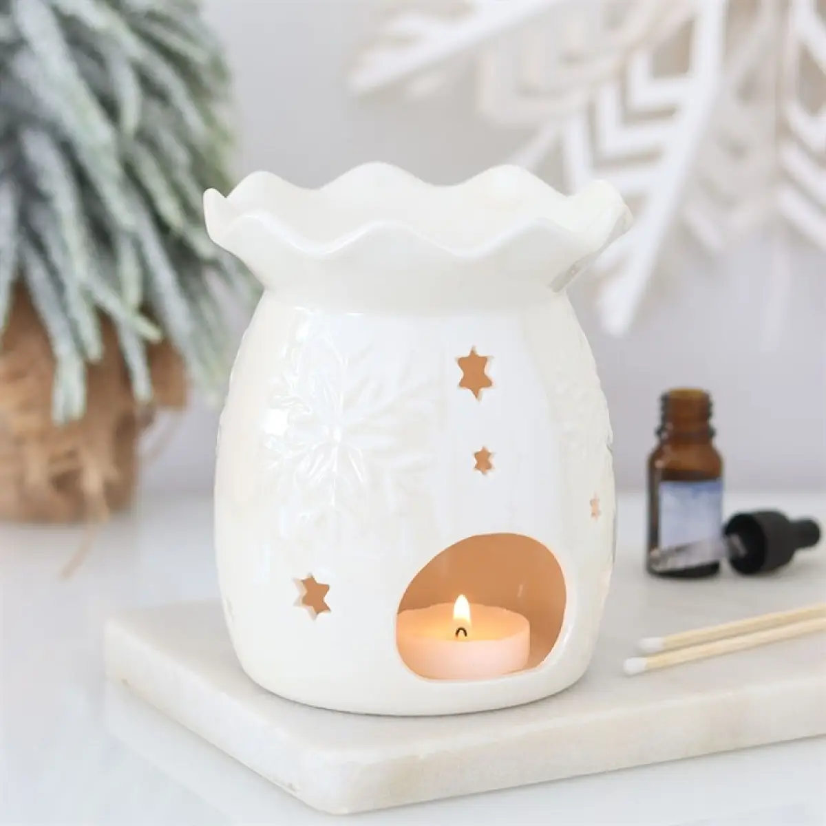 N/A Iridescent White Snowflake Oil Burner and Wax Warmer -