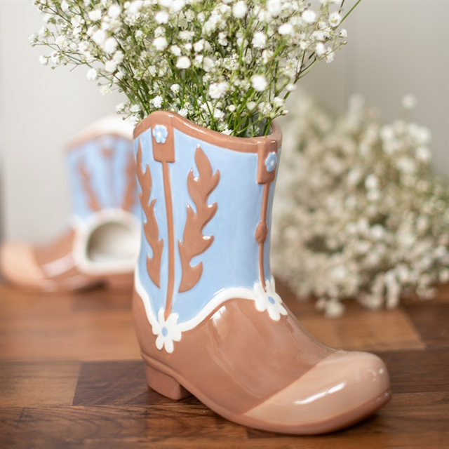 Charming Western Boot Shaped Vase Flower for Rustic Decor