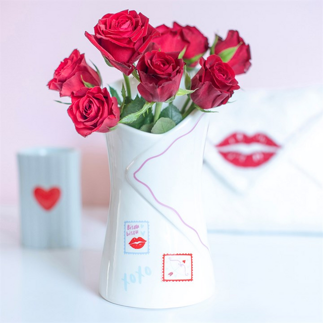 Charming Ceramic Bouquet Flower Vase for Your Fresh Flower Arrangements